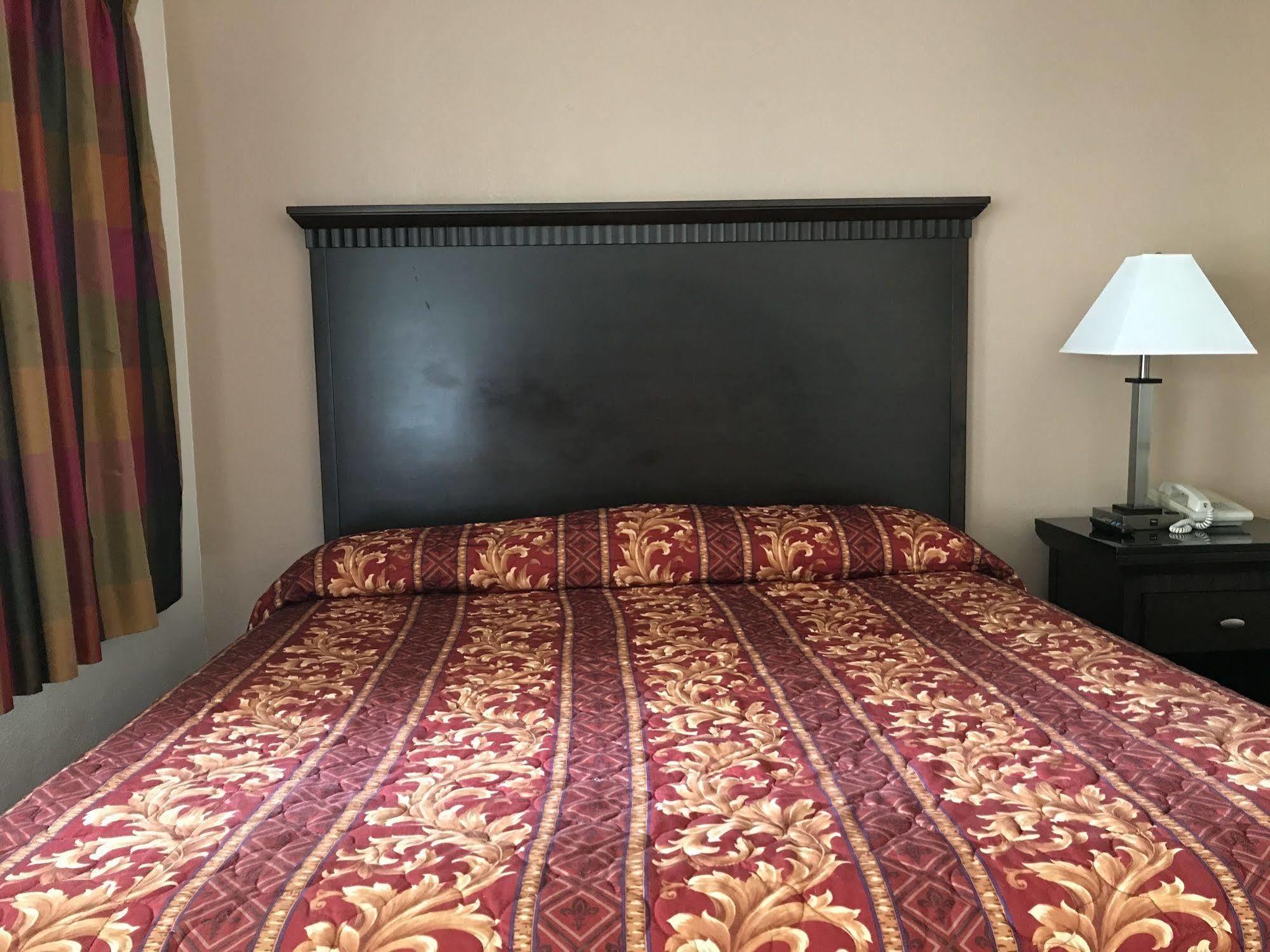 Townhouse Motel Weed Bagian luar foto